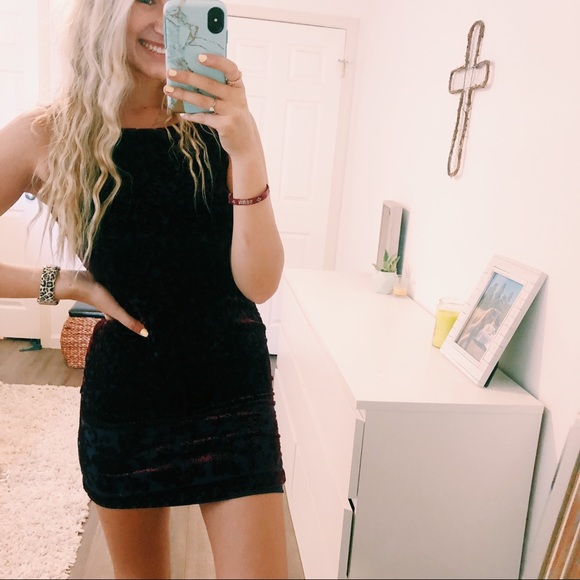 Moda International Dresses & Skirts - Moda International Vintage Velvet Formal dress